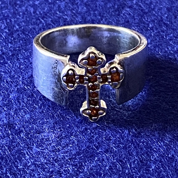 Silver cross ring - Picture 1 of 6